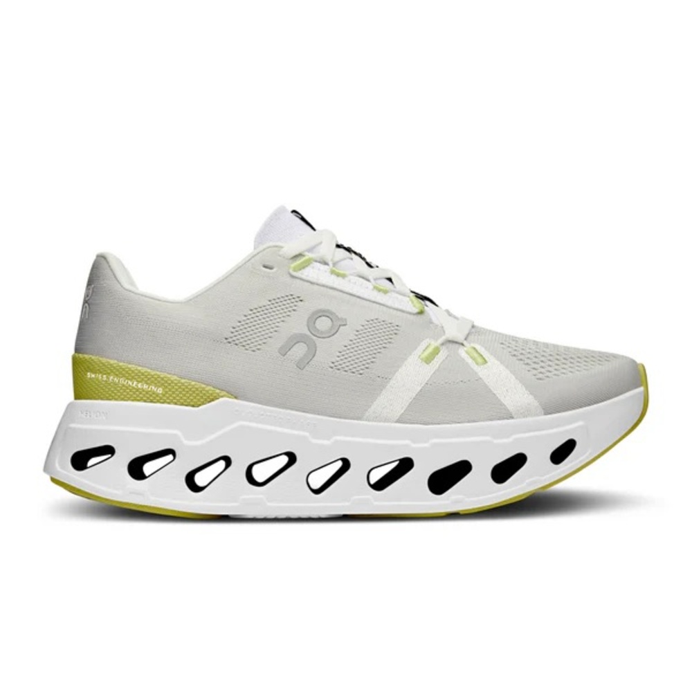 On cloud Cloudeclipse running shoes in white sand size 8.5